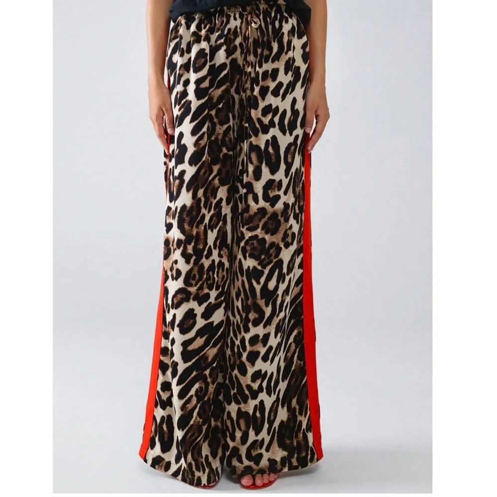 Plus Classic Leopard print Wide Leg Pants - Picture 3 of 7